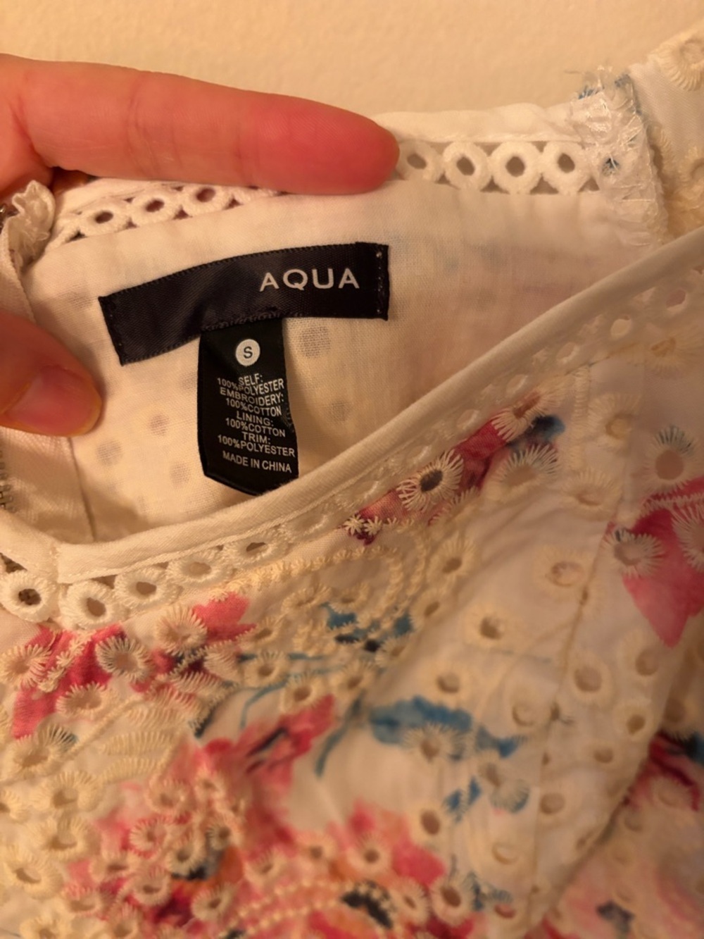 AQUA Floral Eyelet Puff Sleeve Crop Top – Size Small 💙✨ - Picture 4 of 6